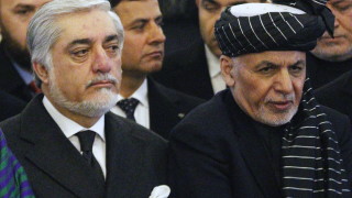Президентът на Афганистан Ашраф Гани и съперникът му Абдула Абдула