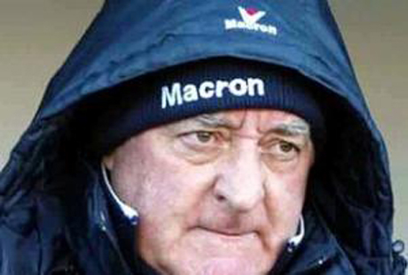 Карло Мацоне обяви, че се оттегля от футбола