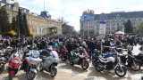 Мотористи от цялата страна викат Радев лице в лице на площад "Батенберг"