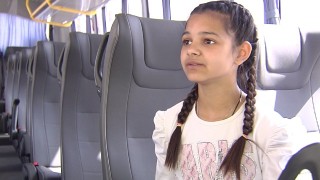 Дванадесетгодишната Айлин от Девня намери портфейл с пари и документи