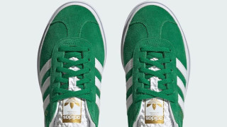 Ако сме фенове на удобните спортни обувки съчетани с ярка