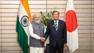 Индийският премиер Нарендра Моди се срещна с японския си колега