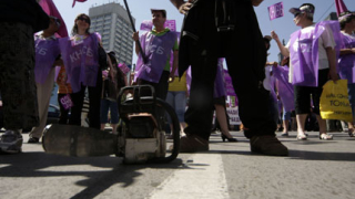 15 000 на протест срещу пенсионната реформа
