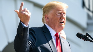 Търговският дефицит спадна с над 50 млрд долара което допринесе