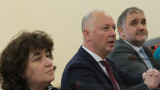 800 000 км. месечно е логистиката, за да доставят пощите вестници