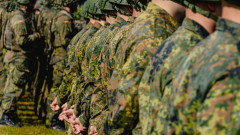 Берлин засилва военните връзки със САЩ въпреки напрежението между Мерц и Тръмп