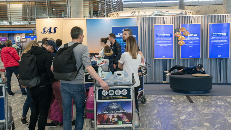Европейският съюз отменя носенето на маски за пътниците по летищата.