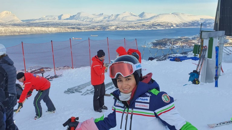 Ева Вукадинова завърши на 24-о място в слалома по ски-алпийски
