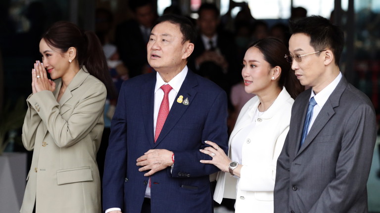 Бившият тайландски премиер Таксин Шинаватра, който се завърна в страната