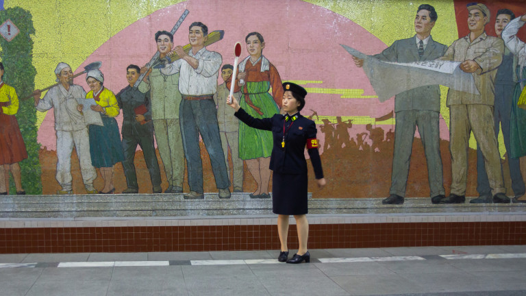 Севернокорейците тайно гледат и слушат толкова много южнокорейски филми и