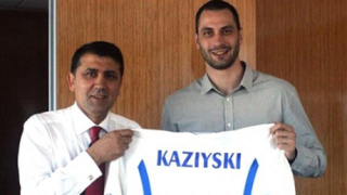 Казийски заби 15 точки при успех на Халкбанк