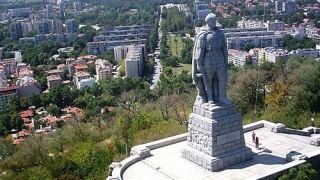 Обмислят преместването на паметника Альоша в Пловдив