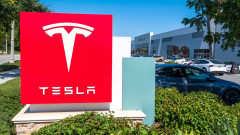 През юли продажбите на Tesla във Великобритания са се сринали с 60%