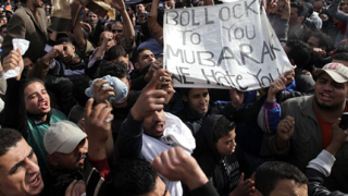 Демонстрантите в Кайро подкрепиха армията 