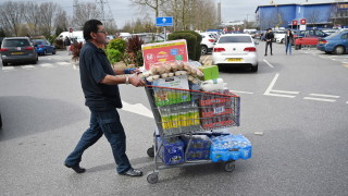 Коронавирус: Великобритания изправена пред военновременен сценарий с бюджета