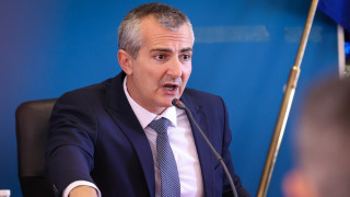 Министърът на младежта и спорта Димитър Илиев направи официално изявление