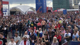 Привържениците на Русия в една от най мащабните фен зони в