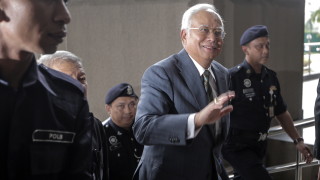 Бившият премиер на Малайзия Разак обвинен в пране на пари