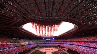 Олимпийският огън угасна след красива церемония в Токио Тя продължи повече от