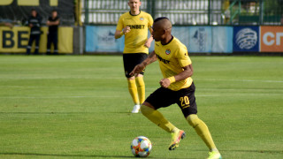 Ботев Пловдив остава на режим на базата си в Коматево