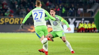 Отборът на Волфсбург спаси честта си като домакин на Аугсбург