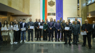 На церемония в МВР бяха връчени наградите Пожарникар на годината