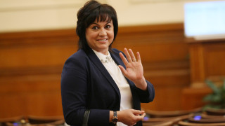 Без премиера Бойко Борисов депутатите подхванаха ремонта на правителството Липсата