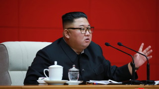 Лидерът на КНДР Ким Чен ун свикa рядък конгрес на управляващата