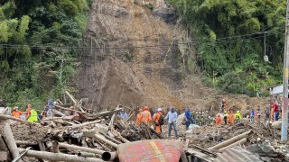 Свлачище причинено от проливните дъждове е отнело живота на поне