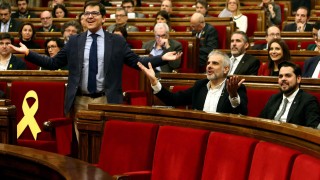 Доминираният от сепаратистите парламент в Каталуния осъди авторитаризма на Мадрид