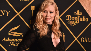 Иги Азалия похвали вагината си и показа гръд