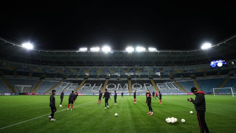 Пожар възникна на стадион Черноморец в Одеса, където по-късно днес