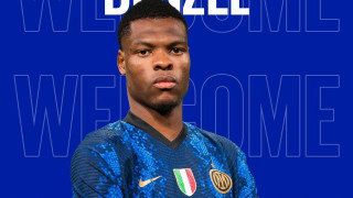 Манчестър (Юнайтед) и Астън Вила искат да привлекат Дензъл Дъмфрис