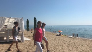 Нередовно се изнася боклукът от старите пластмасови контейнери на ул