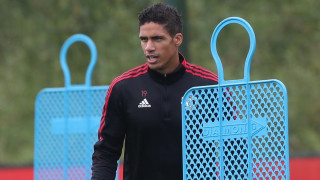 Новото попълнение на Манчестър Юнайтед Рафаел Варан даде първото