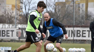 Локомонив Пловдвив обяви че молдовски полузащитник е започнал пробен период