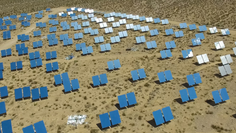 В Арабската пустиня направиха най-голямата „виртуална“ соларна батерия 