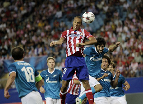 Миранда ще избира между Челси и Юнайтед