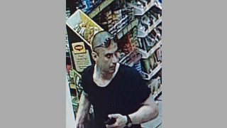 Полицията в Бургас издирва млад мъж осъществил множество кражби на