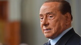 Берлускони в болница заради странно падане 