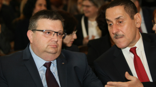 Не чакаме, за да сваляме имунитети, категоричен Цацаров