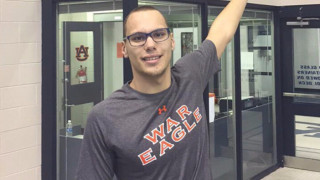 Един от най добрите български плувци Антъни Иванов пропуска със сигурност