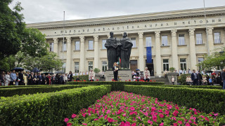 С молитва за 24 май и обич към кирилските букви: Нека да пазим българския език, който ни прави народ