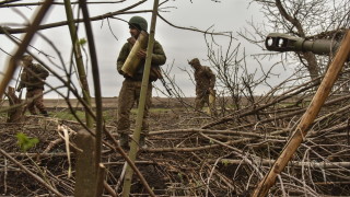 Украйна отчита частични успехи на юг и руски натиск край Донецк