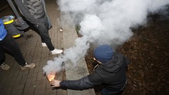 Провокатори палили кофи пред централата на "ДПС - Ново начало" 