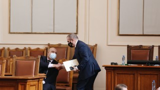 Със скандали започна днешното пленарно заседание въпреки че до ранни