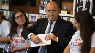 Президентът Румен Радев се срещна на Дондуков 2 с деца