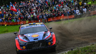 Шведът Оливер Солберг GR Yaris Rally1 води след петъчния ден