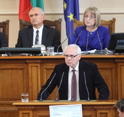 Велизар Енчев внесе искане за закриване на Комисията по досиетата 