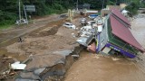 Расте броят на жертвите от наводненията в Южна Корея